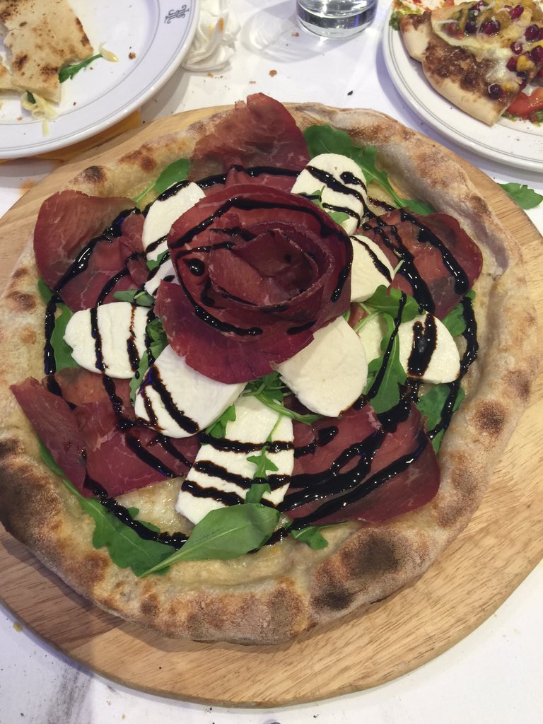 Impish_Delights's tweet photo. "@AldoZilli: Pizza judging #Done @pizzapastauk  #papaawards #stuffed https://t.co/mQ9oM7aKcb" wow this looks amazing!