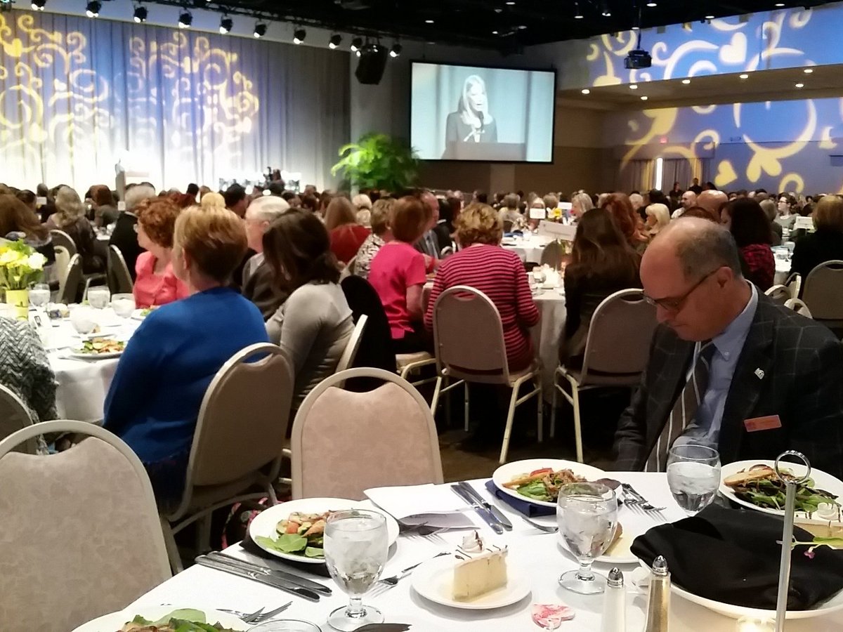 drjennbtlp's tweet photo. Celebrating philanthropist Dick and Cornelia Corbett #NFPday15 #afpsuncoast https://t.co/I12X2sUcH8