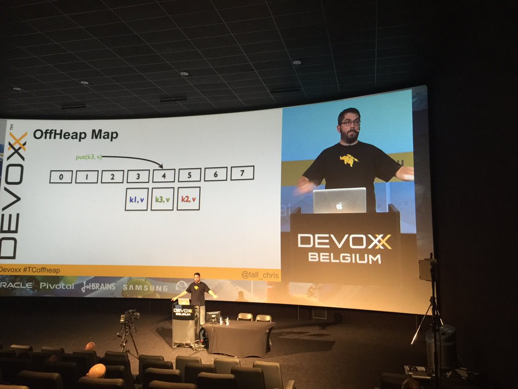 ga2n's tweet image. @tall_chris sharing the wonders of #offheap in @Ehcache @terracottatech #devoxx2015 @SoftwareAG