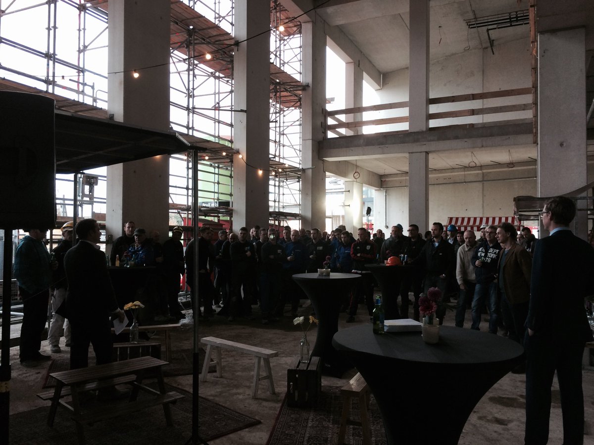 Vandaag officieel het hoogste punt gevierd, natuurlijk met het hijsen van de vlag en #pannenbier