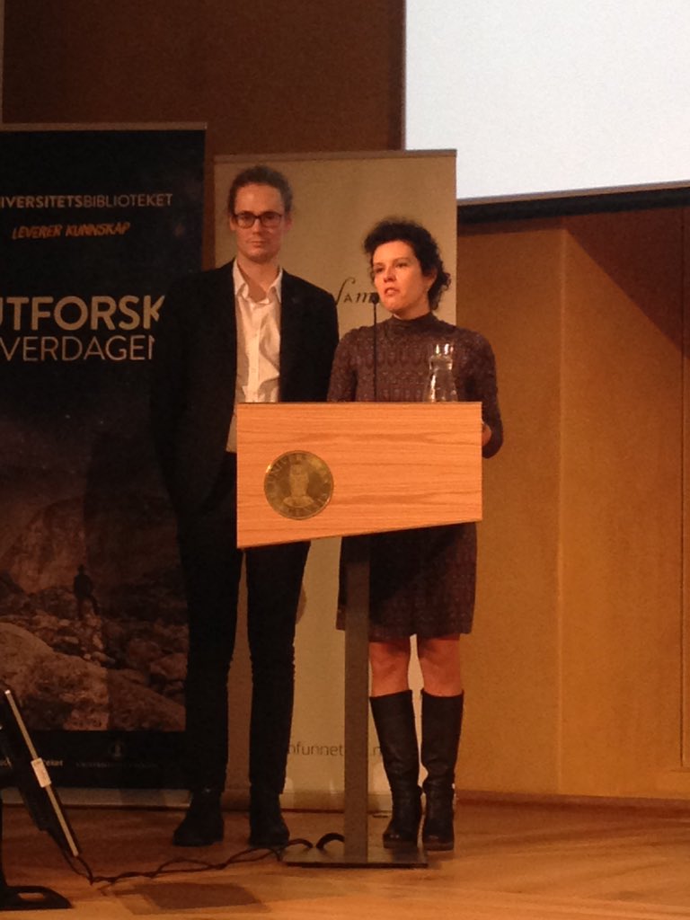 OddrunSamdal's tweet photo. Nestleder i @Samfunnet og leder for @UiB_UB ønsker velkommen til deres flotte fellesarrangement #forskningifront https://t.co/I1NZDL7tcz