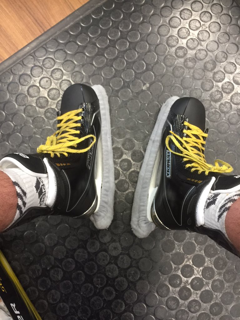 Con_McNaughton's tweet image. Big shout to @Ice_Locker for sorting me out with a fresh pair of @BauerHockeyUK MX3&apos;s #ExplosivePower