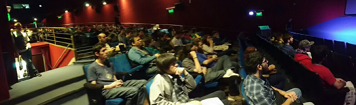 lunatika_shd's tweet photo. A sala llena o casi llena durante mi charla en @expoeva como se ve en la foto de @VoxLennon @adva_vg #EVA2015 https://t.co/HhBXlHJt9S