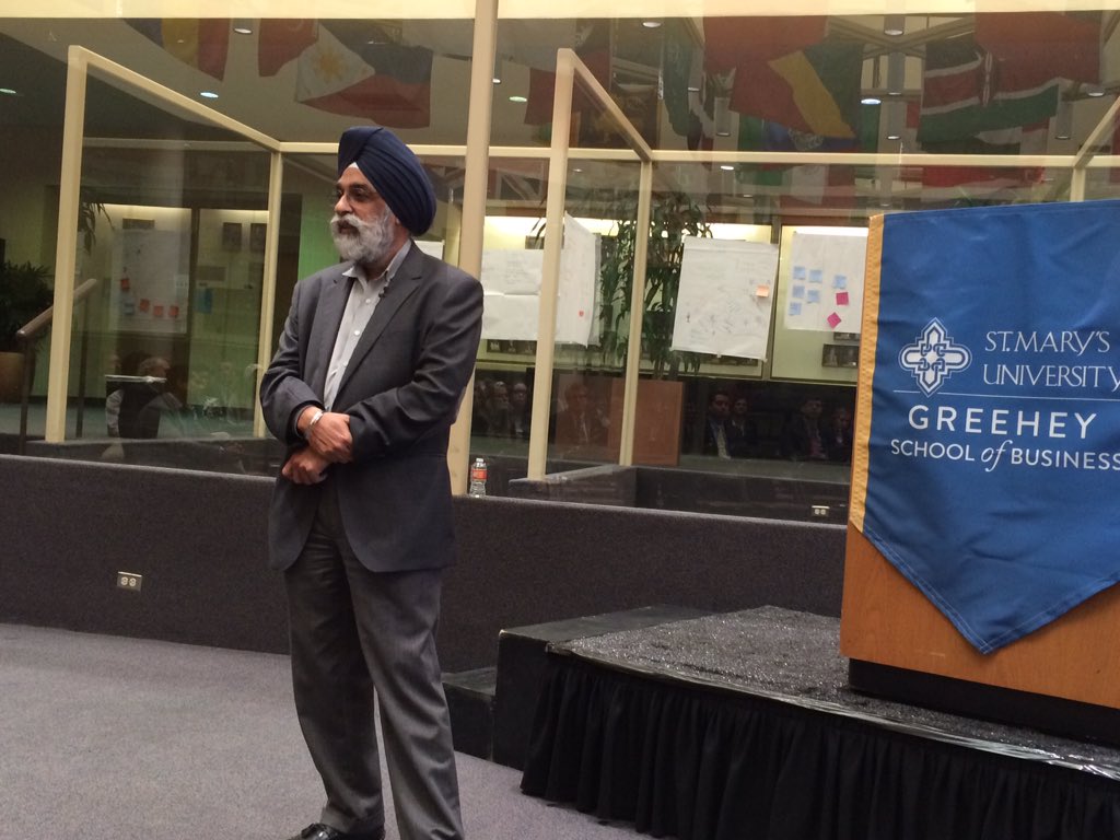doctort2's tweet photo. @StMarysGSB @StMarysU #BusinessWeek2015 G. P. Singh talks about a #values-driven life your #purpose on this earth. https://t.co/WWczKFxNiZ