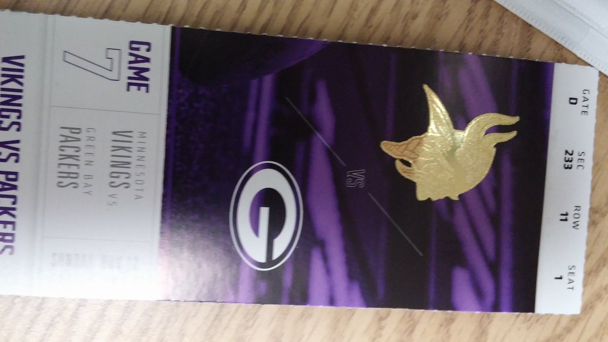 KWSNSports's tweet photo. Follow us &amp; RT for a chance to win tix to #Vikings vs #Packers Nov. 22 at TCF Bank Stadium. Winner drawn Tues.! https://t.co/IV2WPZNuxc