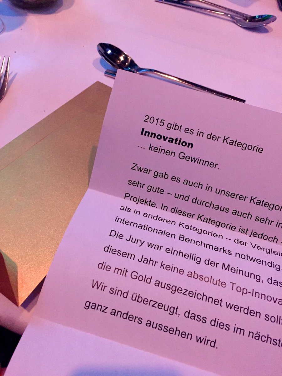 appswithlove's tweet photo. Unser Olivier Oswald konnte in der Kategorie „Innovation“ leider keinen Gewinner verkünden. #BOSA15 https://t.co/8ycN60uqAK
