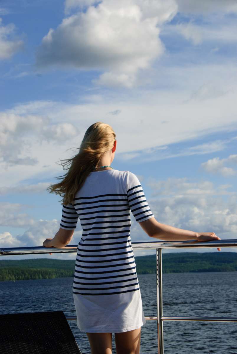 Here's why you should stay in a houseboat on Lake Päijänne, Finland thetravelmagazine.net/why-you-should…
