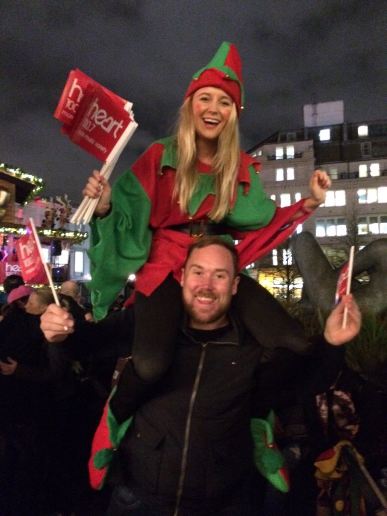willbird26's tweet photo. @HeartBreakfast merry Christmas everyone #elfieselfie https://t.co/EiVwLdT8of