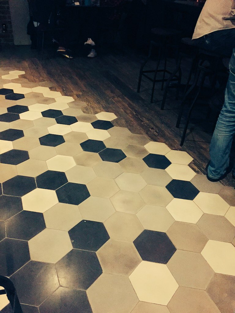 BAJATOURIST1's tweet photo. Visiting the new kid in town, chic industrial, nice ambiance... didn't try the food...@OryxCapital TIJUANA https://t.co/HFvKfrQkYr