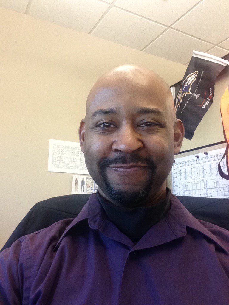 shadorunr's tweet photo. I missed #workselfiewednesday, so here's one for #NoBadNewsThursday. Who's next? https://t.co/VgcbFBBmrv