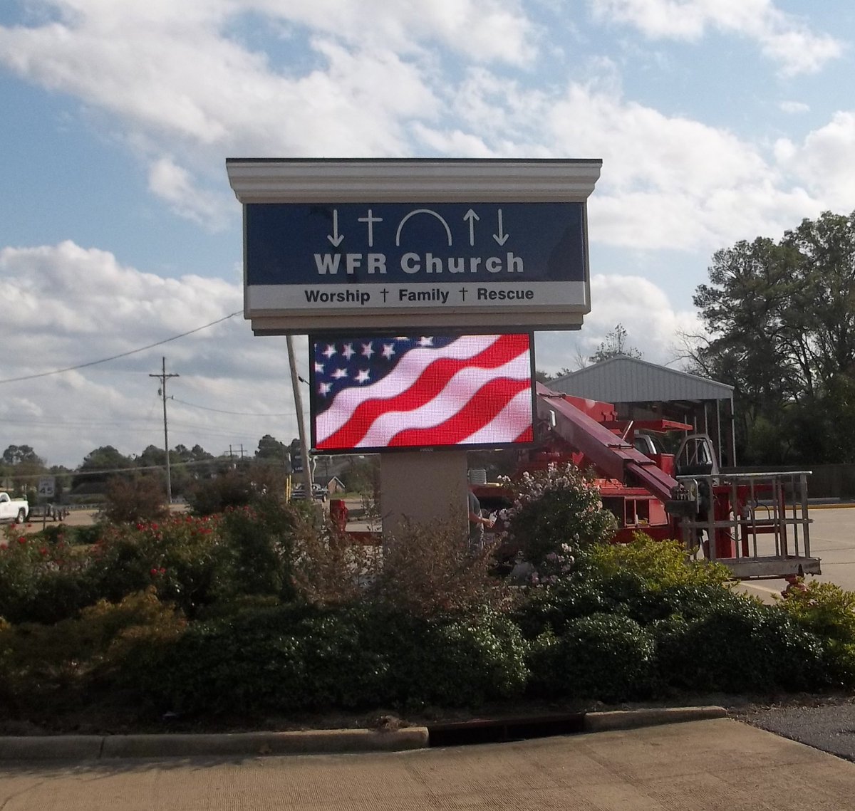 AgnewSigns's tweet photo. @WFRChurch has a new look! #signage https://t.co/9058SAoLpN