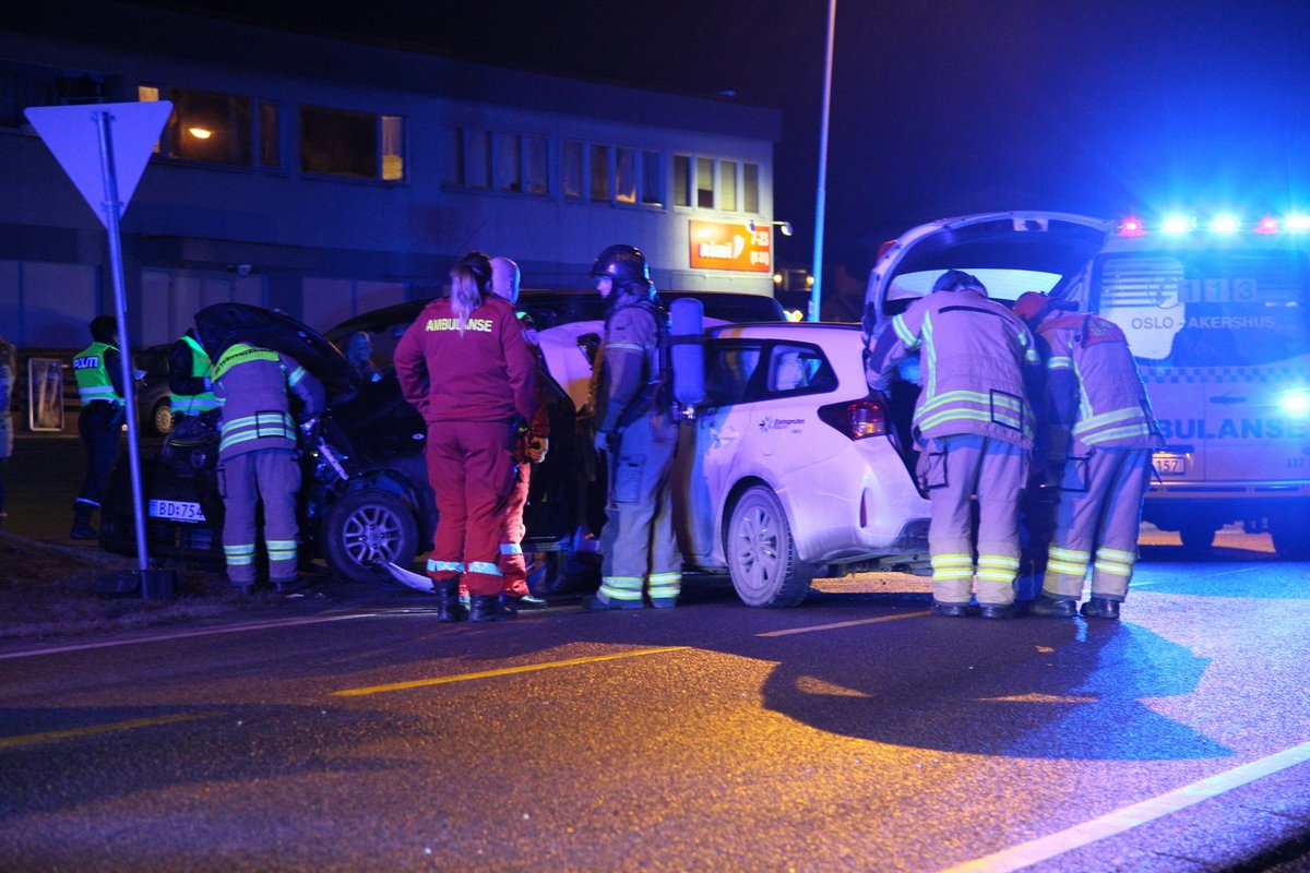 sturlakolding's tweet photo. Fra stedet @opsenfollo sv��rt glatt og muligens front mot front https://t.co/w4n1bwmgpp