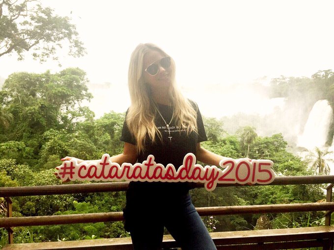 3 pic. #CataratasDay2015 con todo el equipo! <3 https://t.co/Alm1JjUzp2
