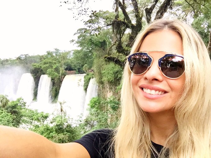 4 pic. #CataratasDay2015 con todo el equipo! <3 https://t.co/Alm1JjUzp2
