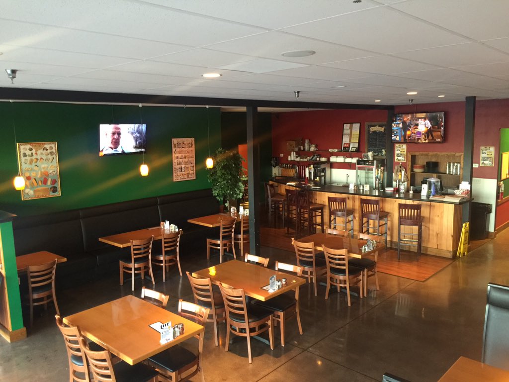SgtPepperonis's tweet photo. Sergeant Pepperonis second location!  179 N. Seven Oaks #RepthePep #sergies #Pizza https://t.co/q0IS2CUltq