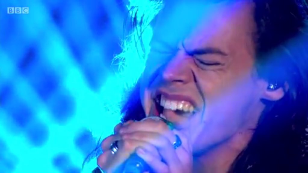 blissfullybre's tweet photo. We all know Harry wasn't feeling well / had to be on voice rest but he was so incredible๐ญ๐๐he did it for us๐-C https://t.co/X29irgC7tp