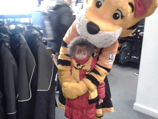 thompson554333's tweet photo. @HullCity My granddaughter Eva meeting Rory at her first match last season against QPR.  #TBT #UTT https://t.co/is8EwAk4BH