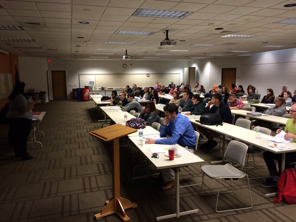 CCBCTitans's tweet photo. @CCBCedu campus learning how to be financially smart.  #DiggingOutofDebt https://t.co/p1EUgDZut5