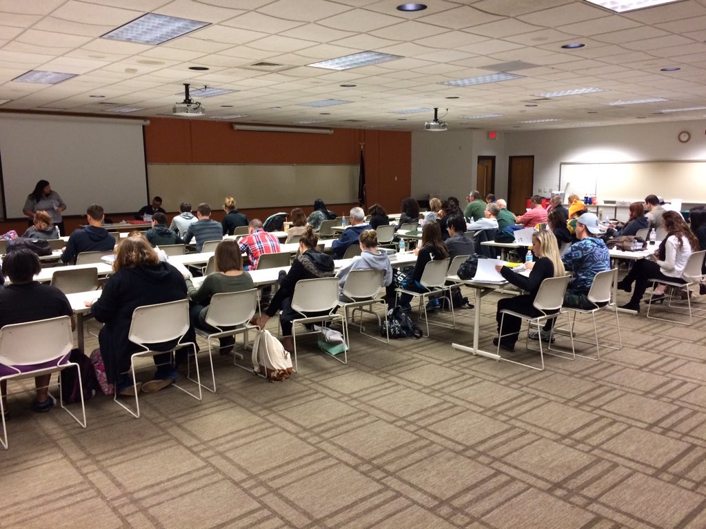 CCBCTitans's tweet photo. @CCBCedu campus learning how to be financially smart.  #DiggingOutofDebt https://t.co/p1EUgDZut5