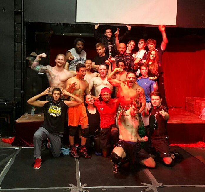 JUVENTUDGUERRE2's tweet photo. #Thisis #How #weParty #FinestLucha #Inda #Houseofjuice @LuchaBritannia @Vanderhorne @WillOspreay #RockingPower !!!! https://t.co/X5JI77ybiq