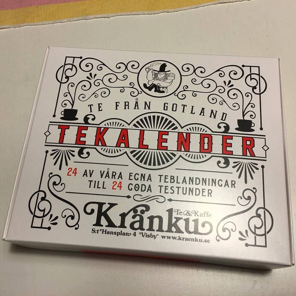 IdaBlix's tweet photo. Äntligen kom den! Luktar så gott, jobbigt att behöva vänta ännu några dagar... #tekalender https://t.co/HetHWMYYwo https://t.co/wYwsQI2VG5