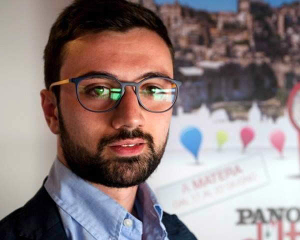 NOCIgazzettino's tweet photo. Colucci premiato a Helsinki per l'app Nextome https://t.co/ZzRMwNNvKA #colucci #nextome #europioneers2015 #youngweb https://t.co/VswMkNIEJo