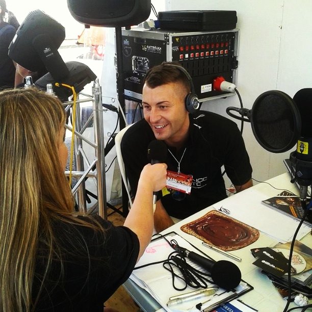 Der_T_Shirt's tweet photo. Intervista FIM-GENOVA 2014. #FIM2014 #Genova #FIMFIERA #radio #dance #RDT #interview https://t.co/reHtEA5tl6