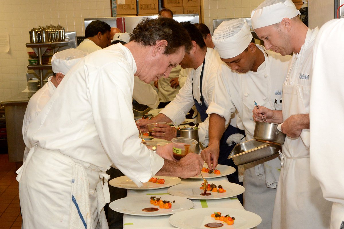 .@Chef_Keller and the team putting the finishing touches on his signature dish Calotte De Boeuf. #ParkLaneAboutTown