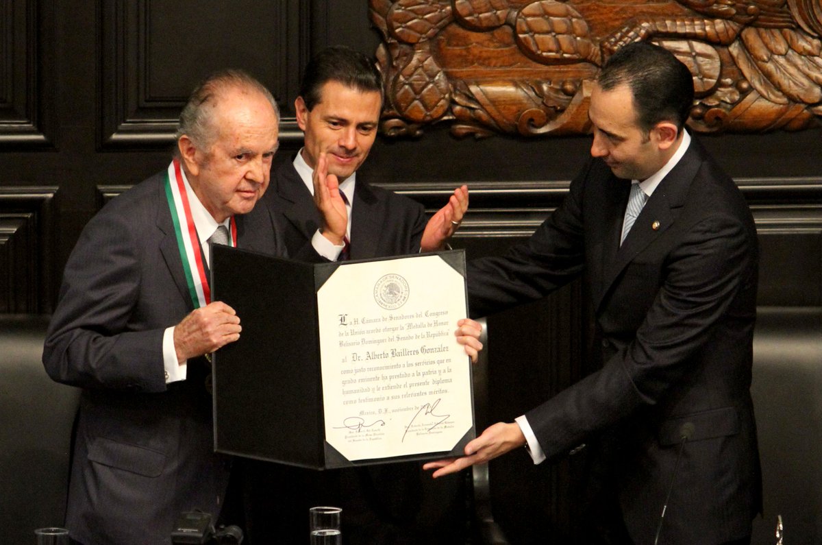 Entrega Senado la Medalla Belisario Domínguez a Alberto Baillères González  ow.ly/UAKSP