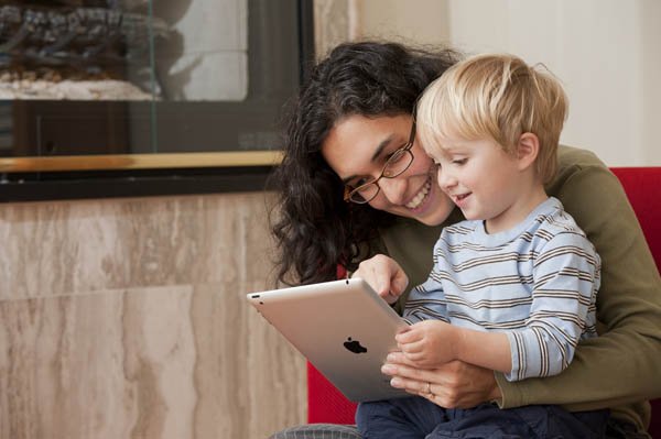 EducaTablet's tweet photo. Un estudio sostiene que los niños deben usar tablets desde la cuna: https://t.co/pu07jGHz1x https://t.co/kRKZB71osE