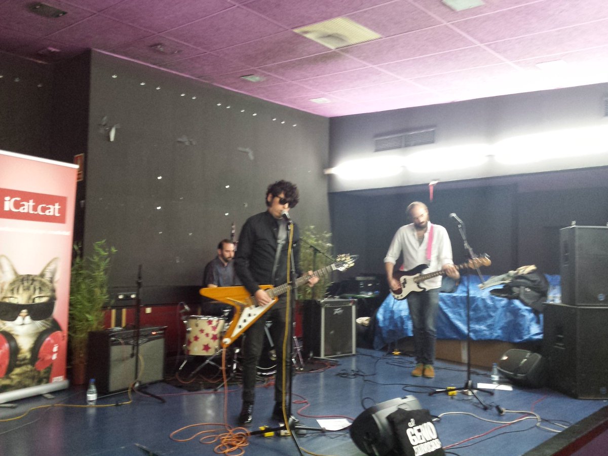 cabareticat's tweet image. Gràcies a @LasRuinas pel concert a @ApoloStore. Aviat el podreu veure i escoltar per @iCatpuntcat