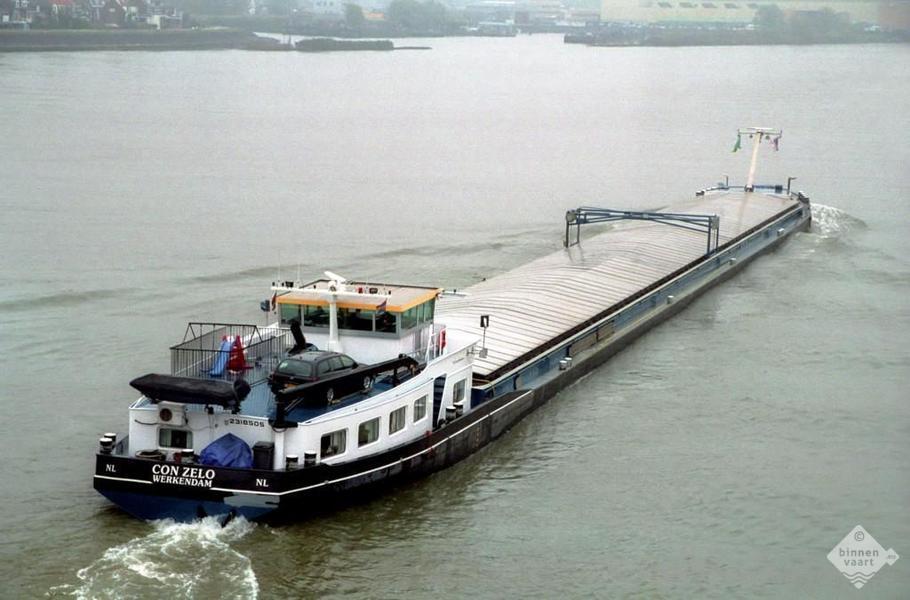 Werkendamse schipper vastgelopen bij Harlingen - altenaactueel.nl/werkendam/wdam…