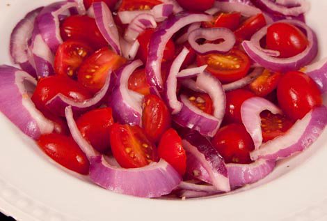 HendricksonsInc's tweet image. Try our Tomato &amp;amp; Onion recipe and let us know what you think! goo.gl/fXfGrX #Hendricksons #salad #recipes