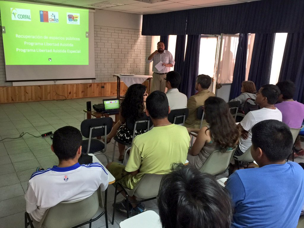 SenameArica's tweet photo. Junto a @corfal_arica, Programa de reinserción recuperando espacios públicos de #Arica @sename_gobierno https://t.co/TbSwMSCvoa