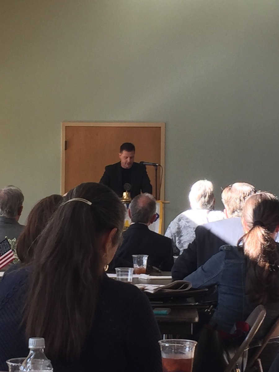 FranklinNoon's tweet photo. Awesome Veterans Day presentation by Jimmy Blackmon at franklin noon rotary! #fnrc https://t.co/jOJyfE0iOX