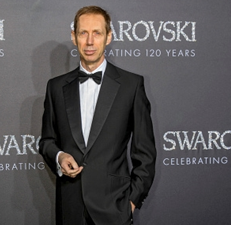 nswarovski's tweet photo. Congrats to Nick Knight on his #BFA award! A great brand partner and an incredible talent. https://t.co/HmboSTAyC4 https://t.co/uS9Swhu6FM