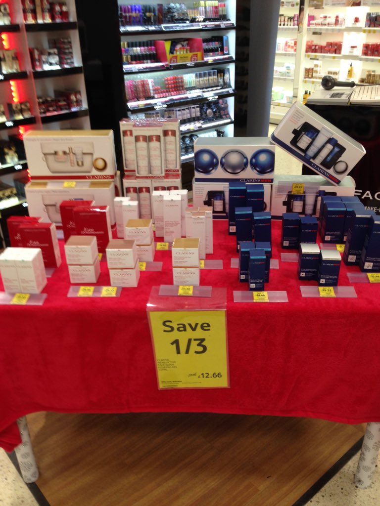 CharrCox's tweet photo. Save 1/3 on all Clarins cosmetics  at Tesco Dudley @CornsJacqui @BeautyWrldSkool https://t.co/UEco6qJyaZ