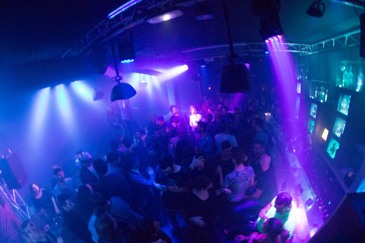 On vous attend ce soir pour le 1er after du Week end!
#Techno #onestpascouchés #Lyon