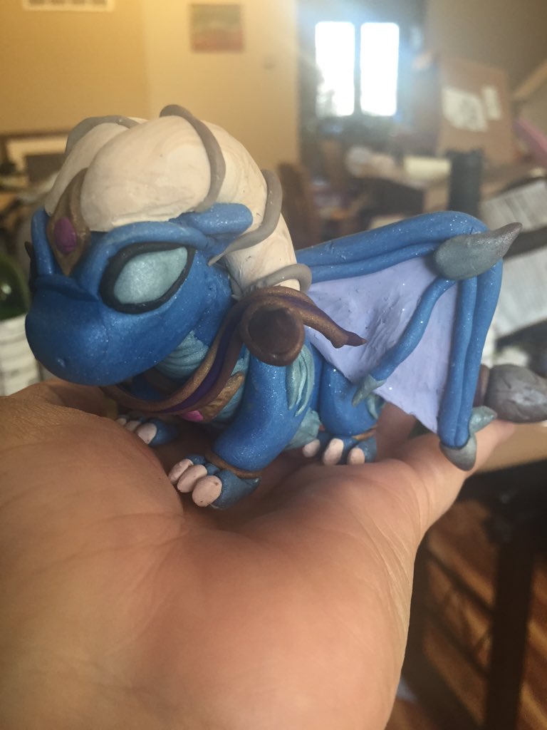 KimOfAllTrades's tweet photo. So do I take stuff like this with me? Sell it? Put it in storage? @BlizzNerdsFTW #movingdecisions https://t.co/mHHtCGAyJr