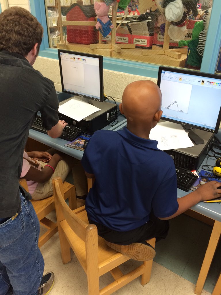 GlennEOSLibrary's tweet image. After sketching out designs, the 4th grade created graphic images with the help of the @Trevecca students.