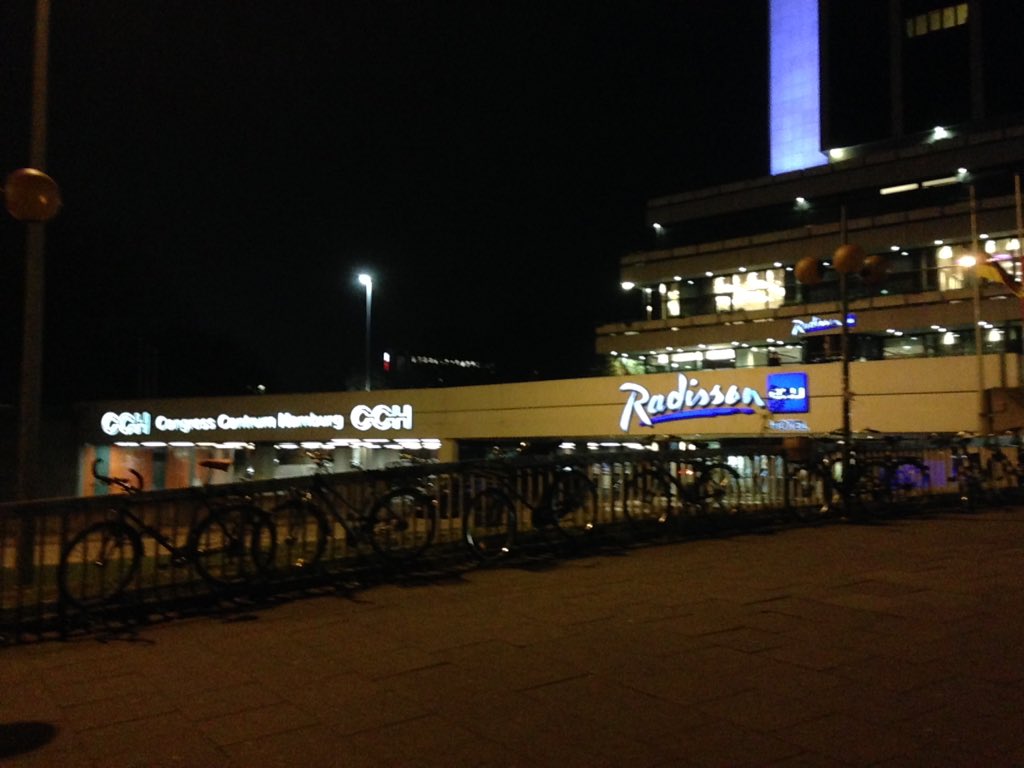 JustMe_HH's tweet photo. #radissonbluham #Hamburg #Dammtor #CCH #Congresscentrum (Fotos unbearbeitet) https://t.co/qX7gvDARoQ