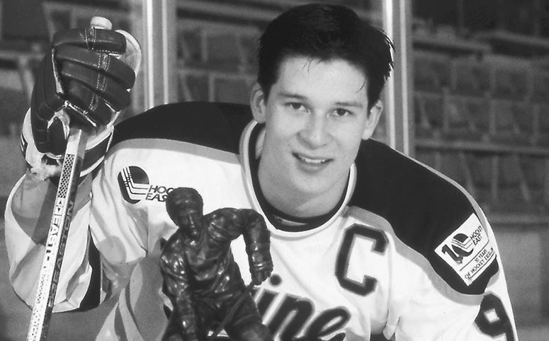 GongshowGear's tweet photo. #TBT Paul Kariya the 1st ever to win the Hobey Baker as a freshman https://t.co/JSojLArAUx