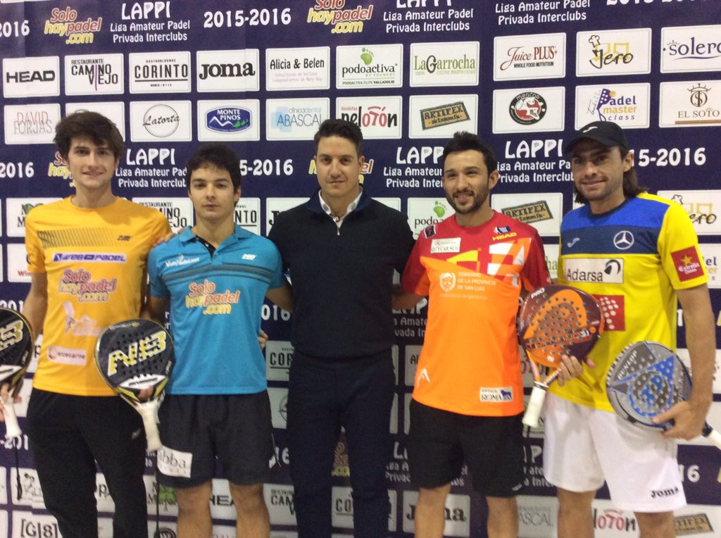 Contra_Pared's tweet photo. El responsable de @Solohaypadel @borjaalcalde posa con @sanyoGutierrez y @juanimieres @javiolo96 y @JorgeBarriusoG https://t.co/odFv9v5rpI