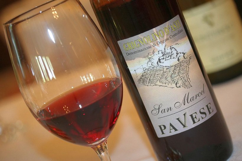 Claudestar2012's tweet image. #oradicena #dinnertime: #polloallacacciatora, #wine: #grignolinodasti. Cheers! ;)