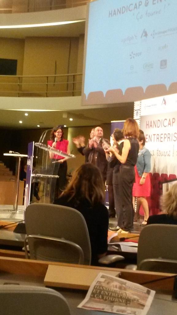 Agefiph_'s tweet photo. La palme de l'innovation managériale remportée par l'entreprise Handishares #he2015 @SoireeHandicapE #handicap https://t.co/ABOrrv7brT