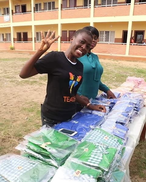 teachinitiative's tweet photo. Our lead volunteer/ founder @omowunmiafolabi getting ready to serve #Dress2learn
#goal4 - quality education https://t.co/B8giPTcB9V