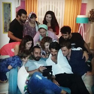 Veee #İnadınaAşk yeni bölüm izlenilir.Herkese iyi seyirler bu akşamki etiketimiz #yakaybedersem