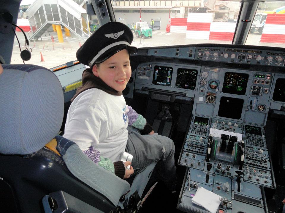 LAN 10 AÑOS de apuesta al pais.!Gracias x hacer volar chicos de Fund.M. TINELLI Gracias G. Lopetegui y A. AGRAZ!✈💙