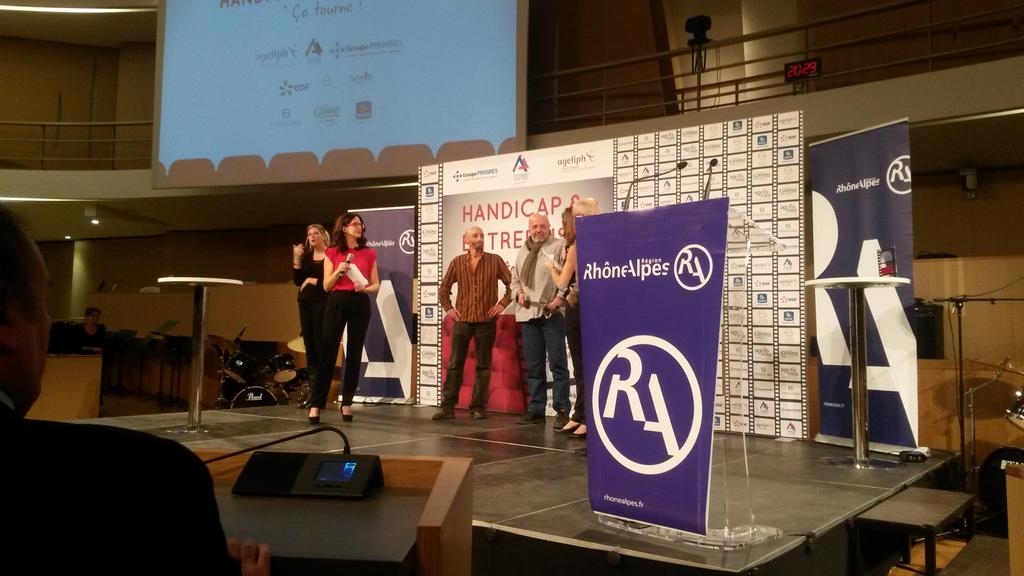 Agefiph_'s tweet photo. La palme nouveaux #métiers, nouveaux horizons remportée par Philippe Bonnefoy #he2015 @SoireeHandicapE #emploi https://t.co/XCsNLqsVjg