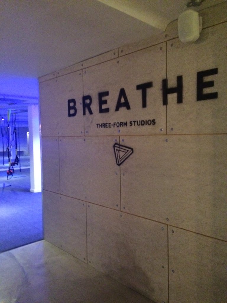 eddconwaycoach's tweet photo. Proud of @JohnCannPT on launch night for @breathe_studios in Farnham https://t.co/4aBwF6DeDR